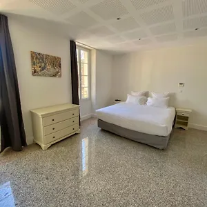 https://hotel-la-falaise.fr-provencehotel.com